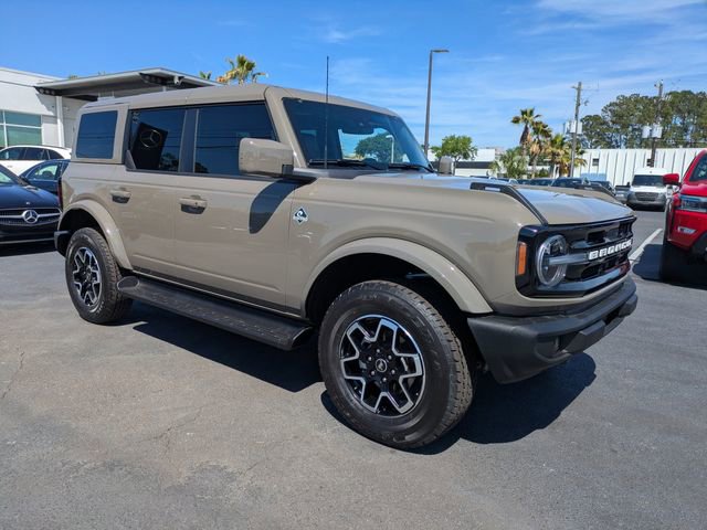 Used 2025 Ford Bronco Outer Banks AWD/4WD image 2