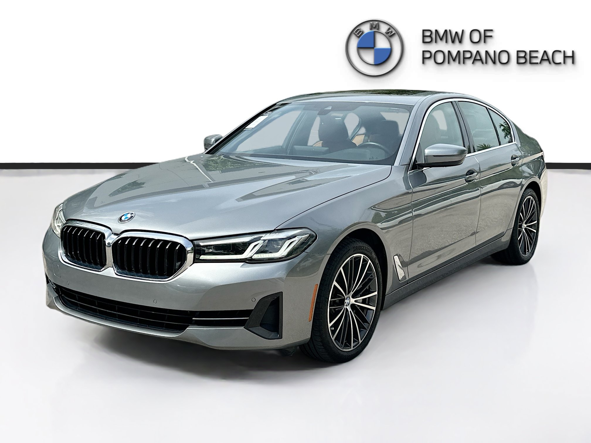 Used 2023 BMW 540i w/ Convenience Package RWD image 3