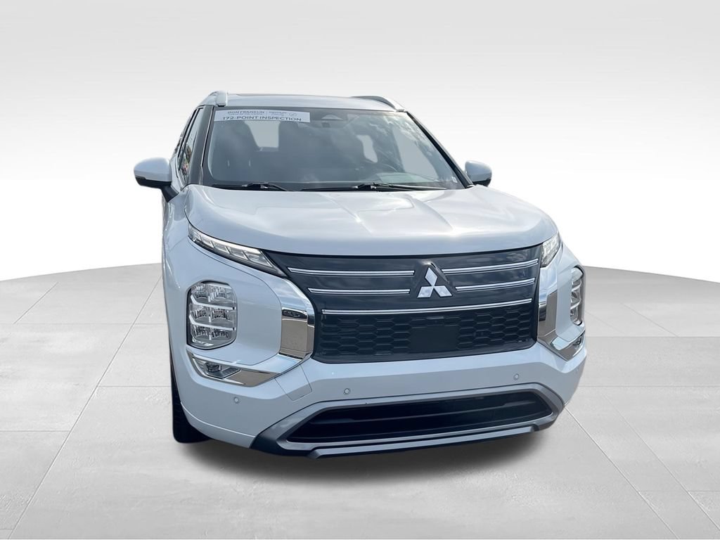 Used 2025 Mitsubishi Outlander SEL FWD image 3