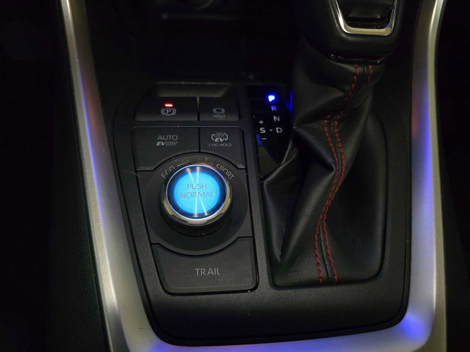 Used 2024 Toyota RAV4 XSE w/ Premium Package image 33