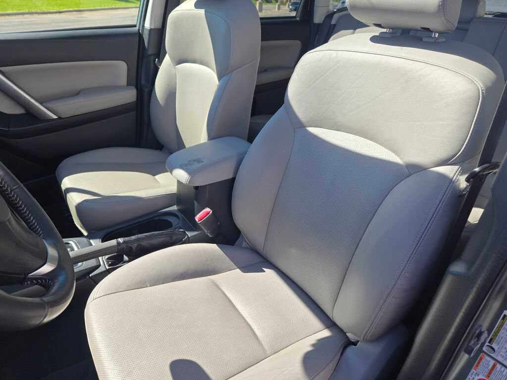 Used 2016 Subaru Forester 2.5i Touring w/ Eyesight & Navigation System AWD/4WD image 20