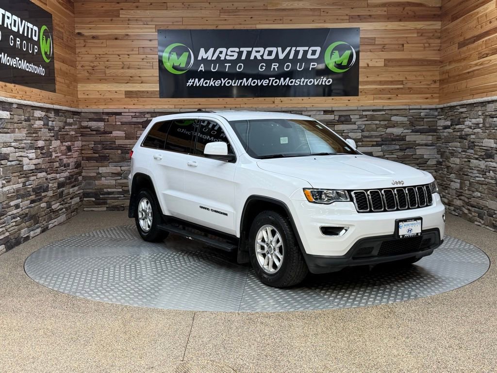 Used 2018 Jeep Grand Cherokee Laredo video 2