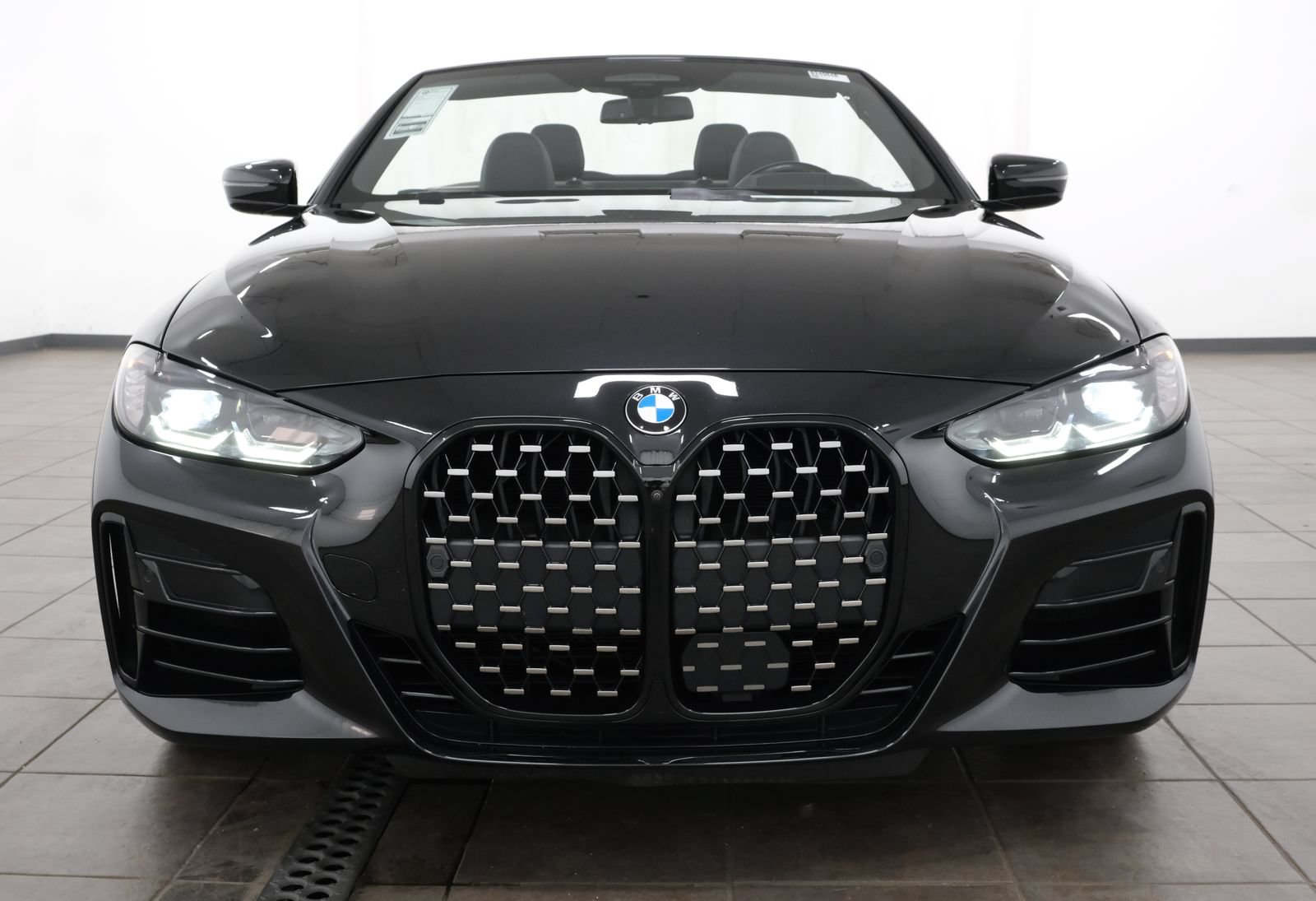 Used 2022 BMW M440i Convertible RWD image 9