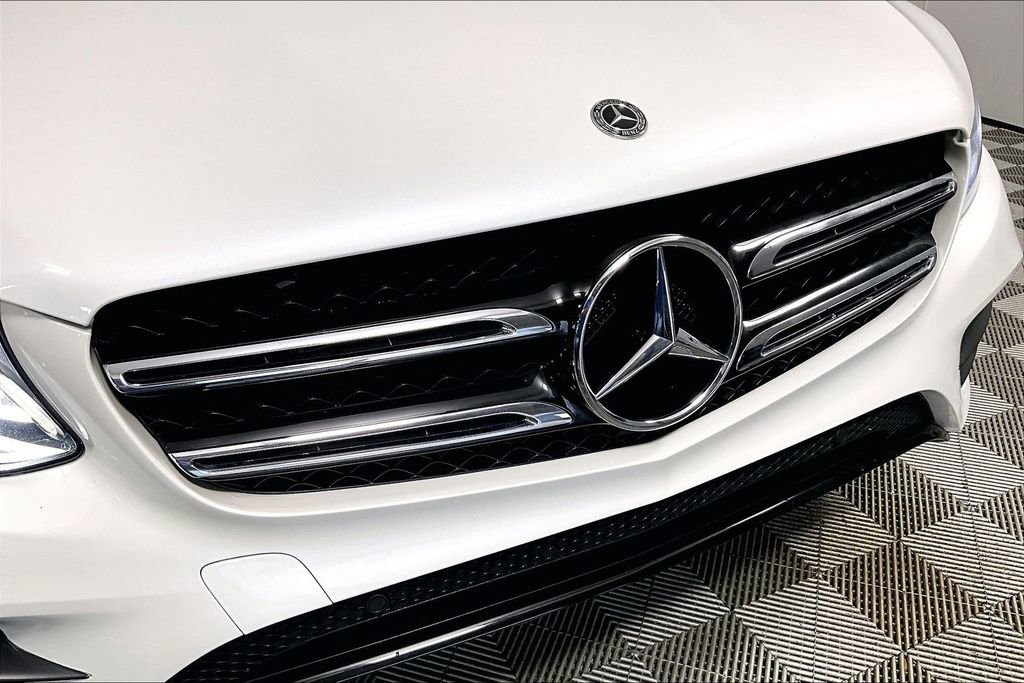 Used 2019 Mercedes-Benz GLC 300 w/ AMG Line image 30