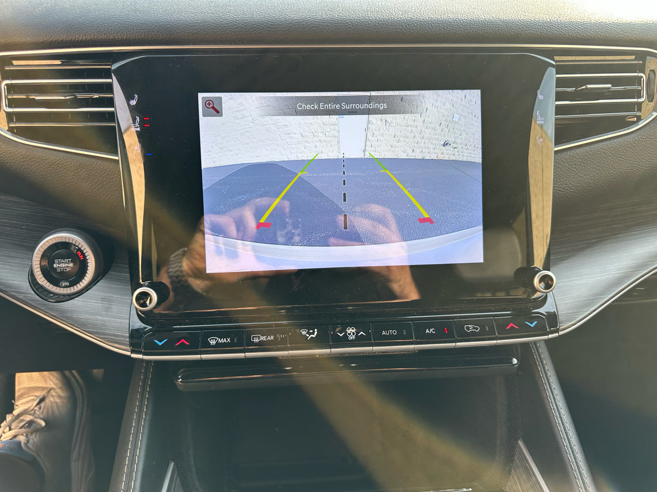 Used 2024 Jeep Wagoneer Series II w/ Flexible Seating Group image 16