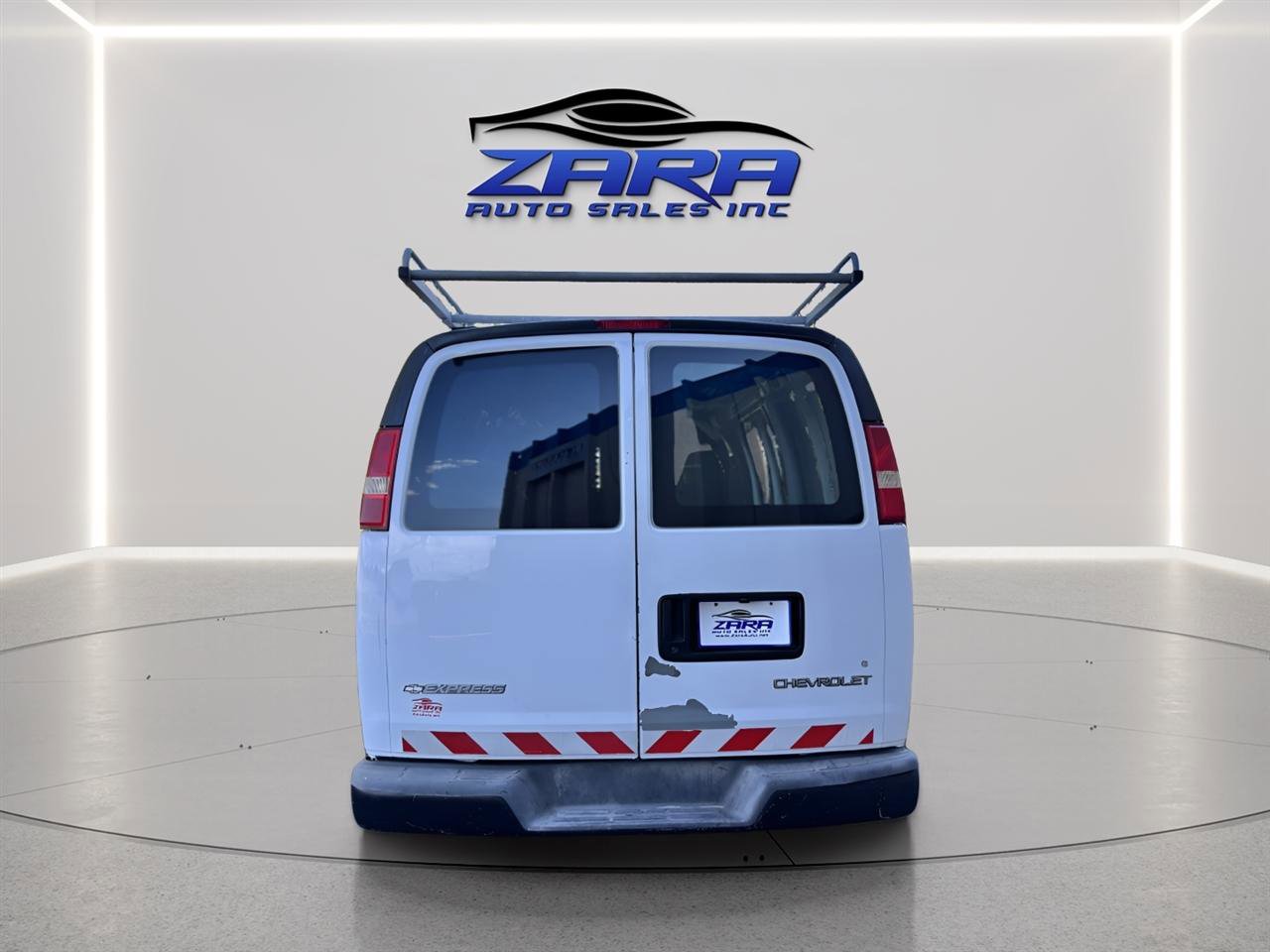 Used 2005 Chevrolet Express 1500 RWD image 4