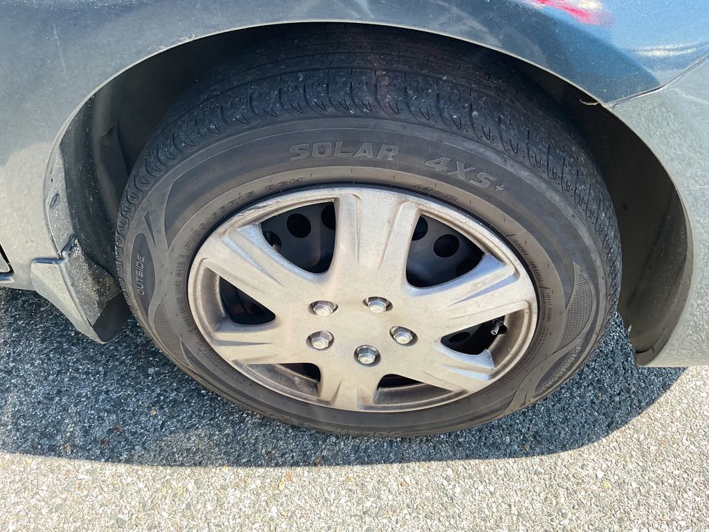 Used 2015 Nissan Versa SV image 10