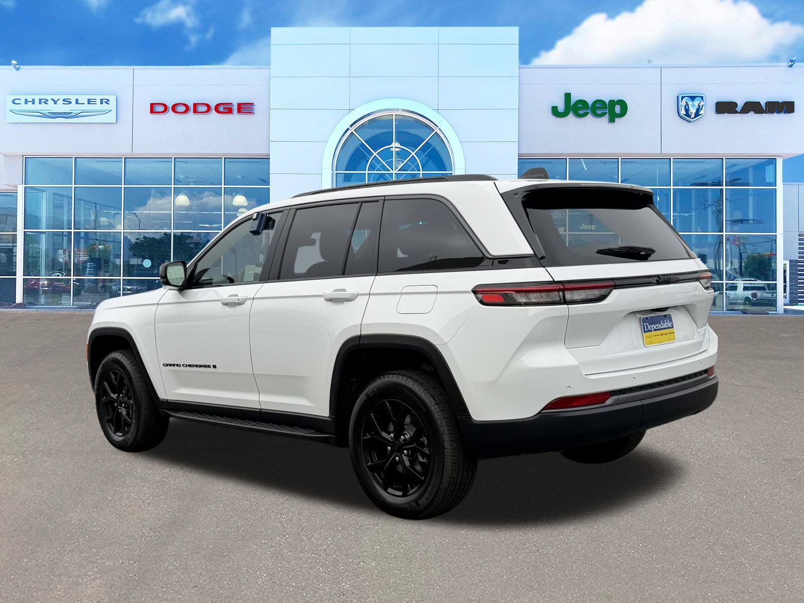 New 2026 Jeep Grand Cherokee Altitude RWD image 7