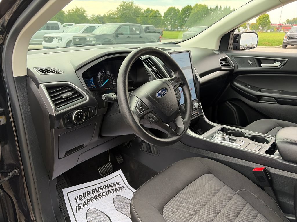 Used 2024 Ford Edge SE w/ Black Appearance Package AWD/4WD image 14