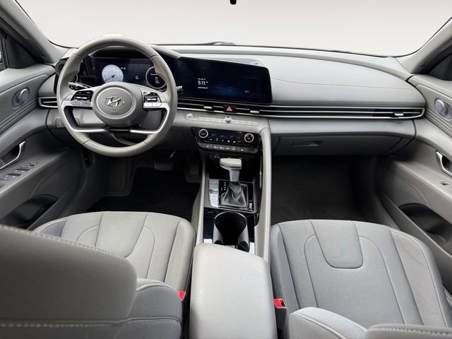 Used 2023 Hyundai Elantra SEL w/ Convenience Package FWD image 10