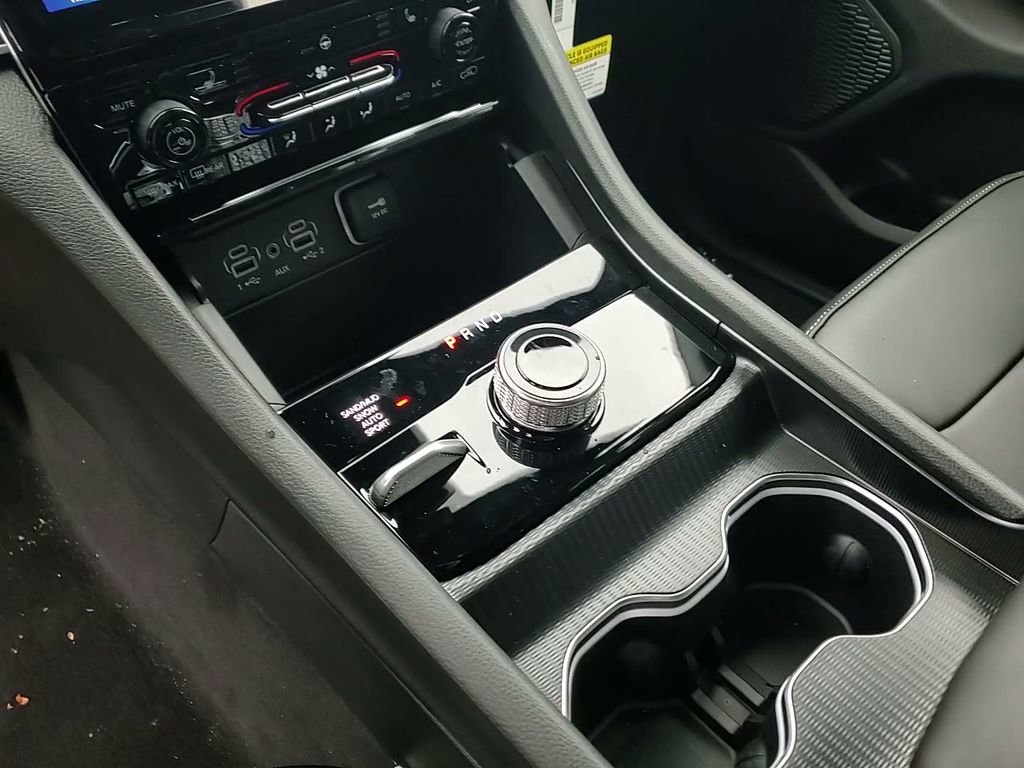 New 2025 Jeep Grand Cherokee Limited w/ Black Appearance Package image 33