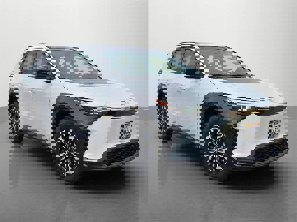 Used 2025 Toyota bZ4X XLE image 8