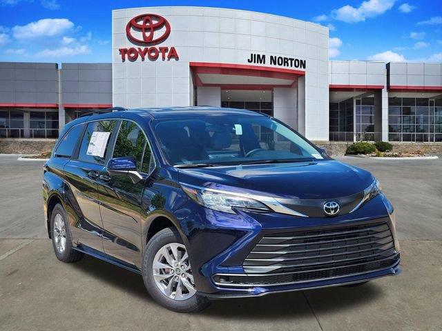 New 2026 Toyota Sienna LE