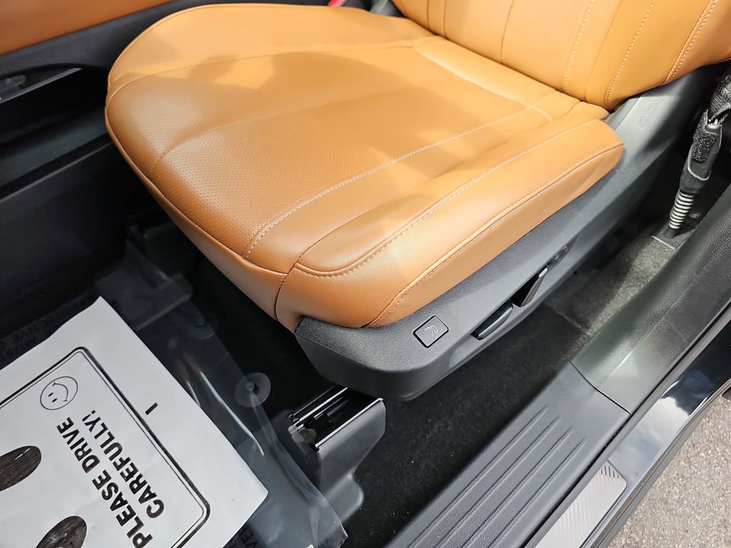 Used 2025 INFINITI QX60 Sensory image 34