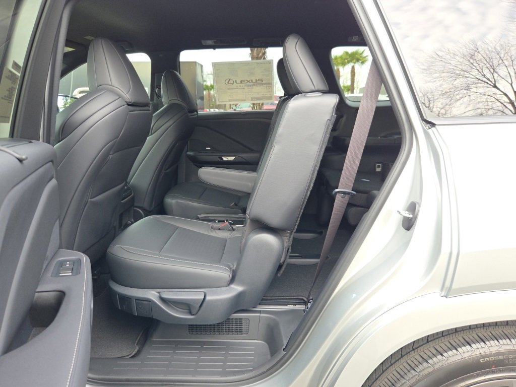 New 2026 Lexus TX 500h AWD image 5