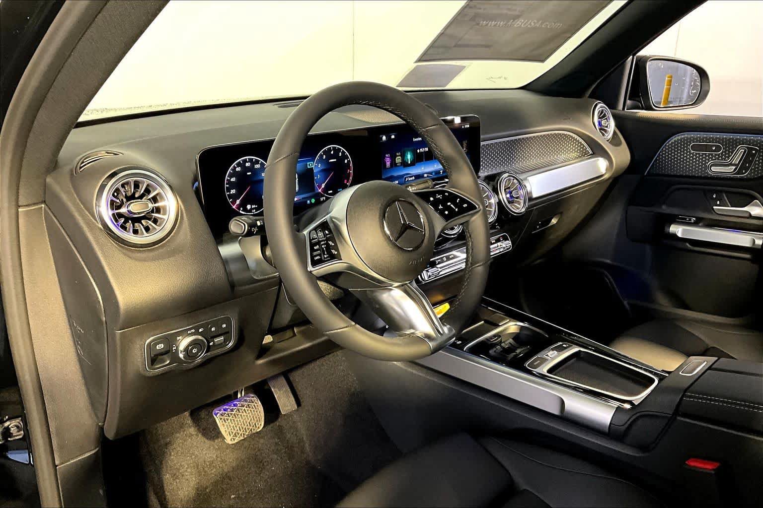 New 2026 Mercedes-Benz GLB 250 4MATIC image 9
