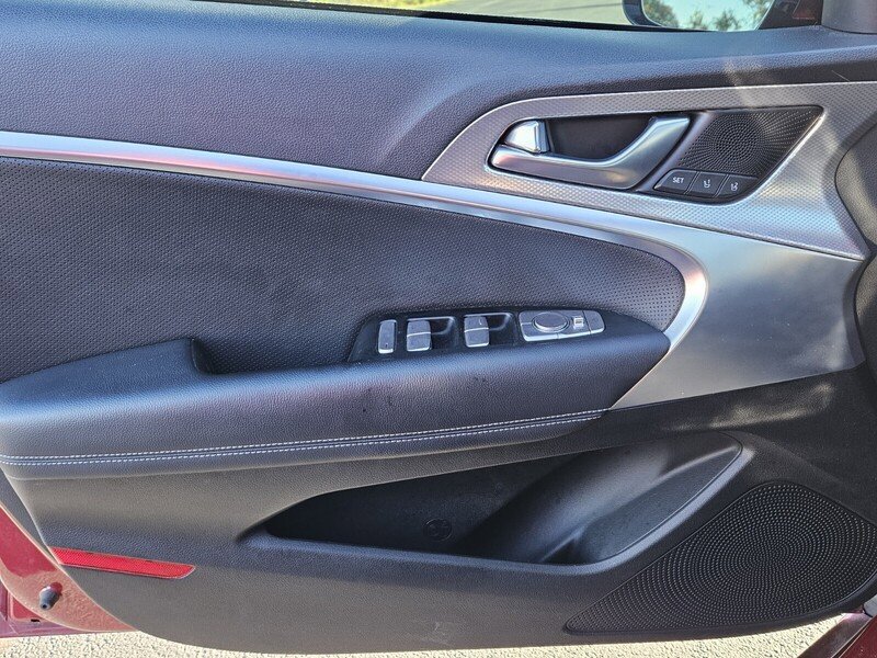 Used 2023 Genesis G70 3.3T image 25
