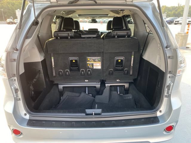 Used 2020 Toyota Sienna SE w/ SE Preferred Package FWD image 8