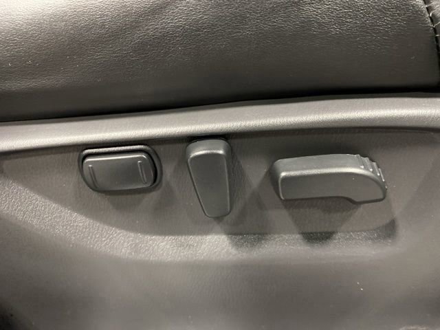 Used 2021 Nissan Armada SL w/ Captain's Chairs Package image 32
