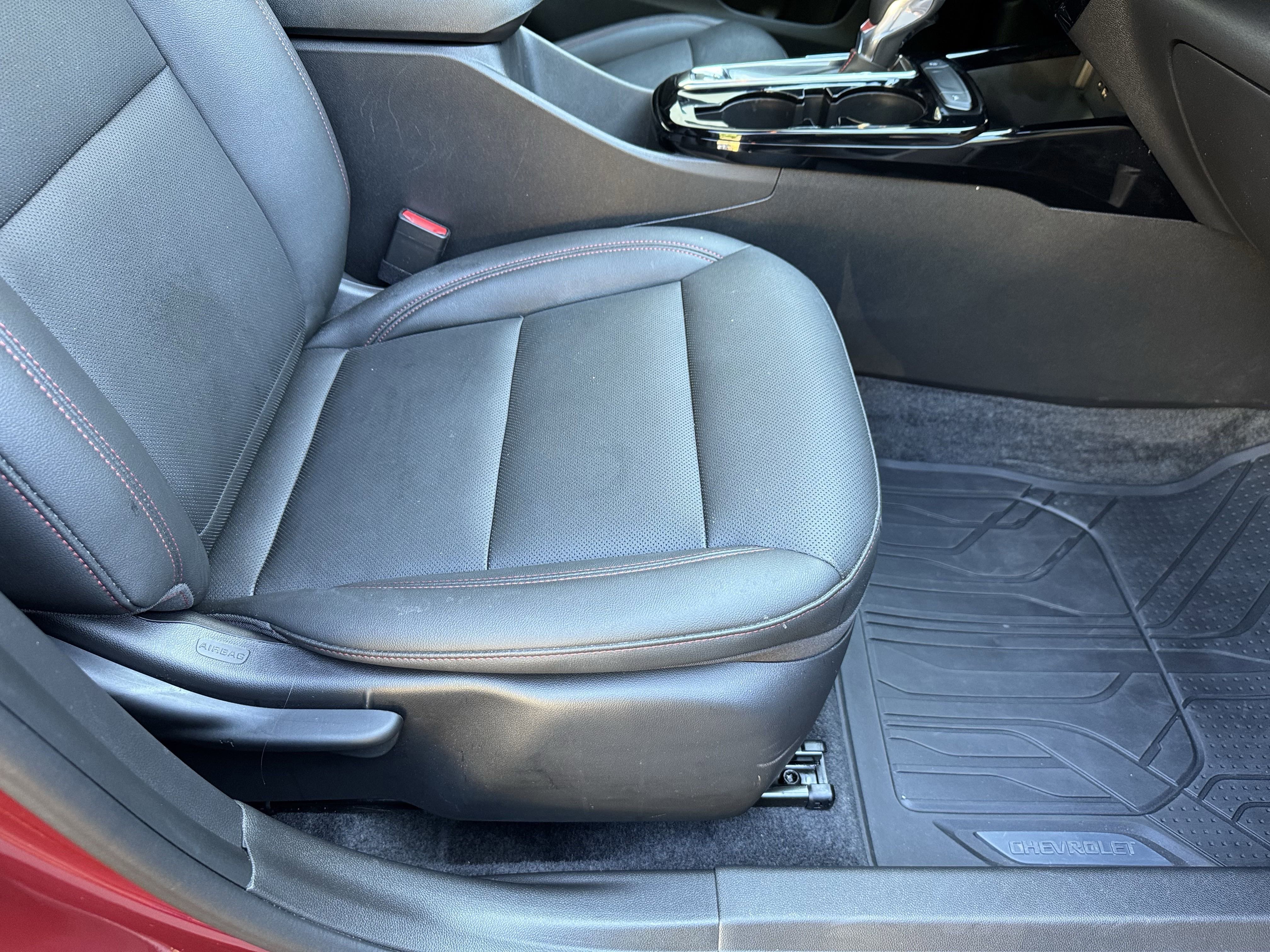 Used 2025 Chevrolet Trax RS w/ Driver Confidence Package image 25