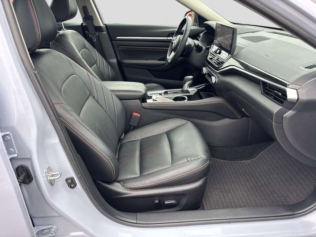 Certified 2023 Nissan Altima 2.5 SR w/ SR Premium Package image 15