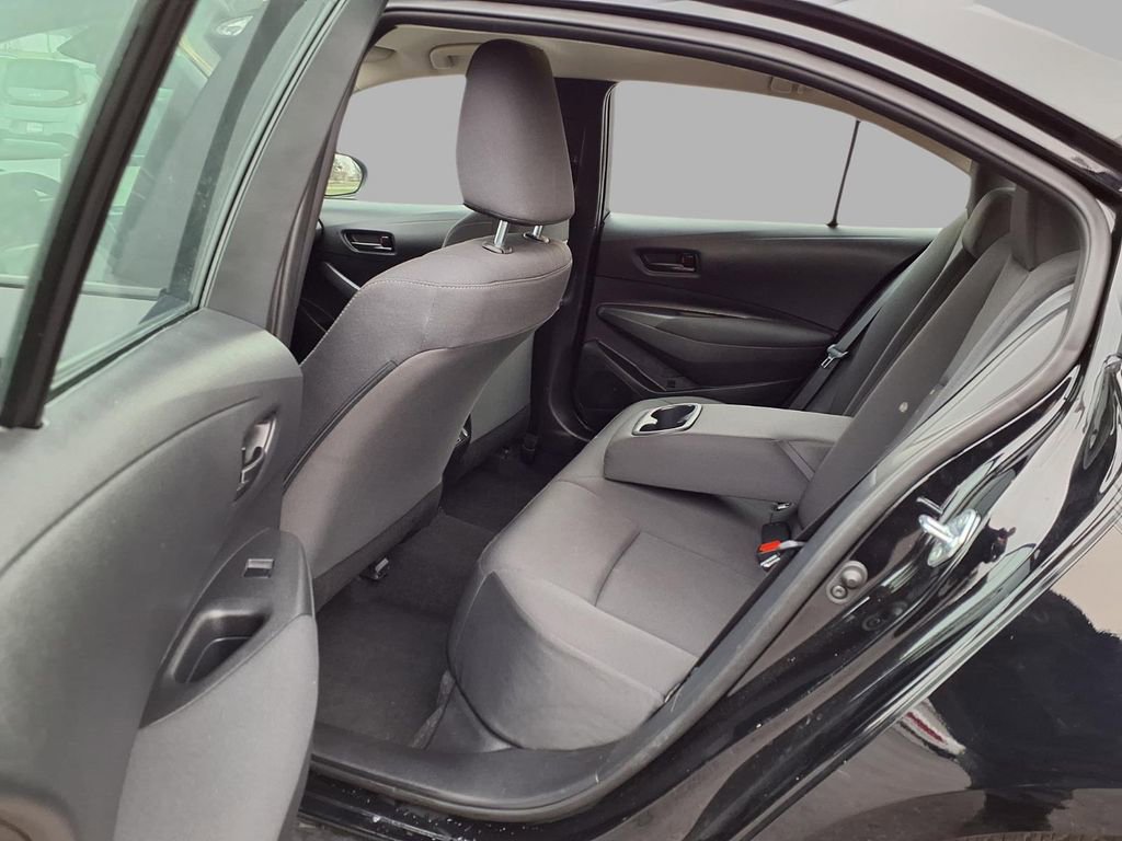 Used 2025 Toyota Corolla LE FWD image 25