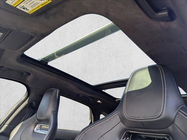 Used 2020 Jaguar F-PACE SVR image 18