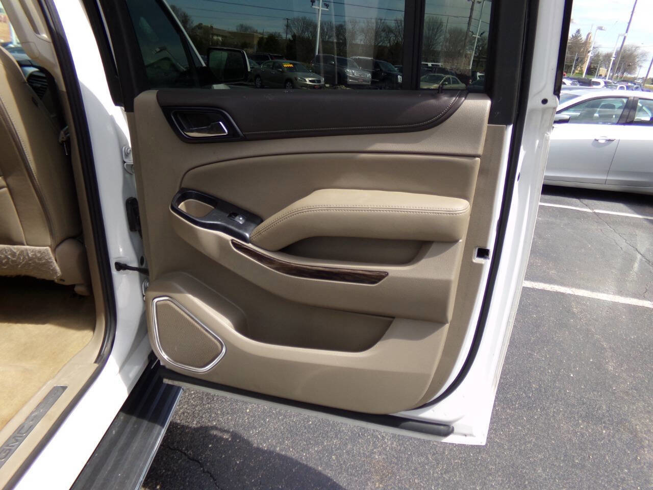 Used 2018 GMC Yukon XL SLT w/ Open Road Package image 25