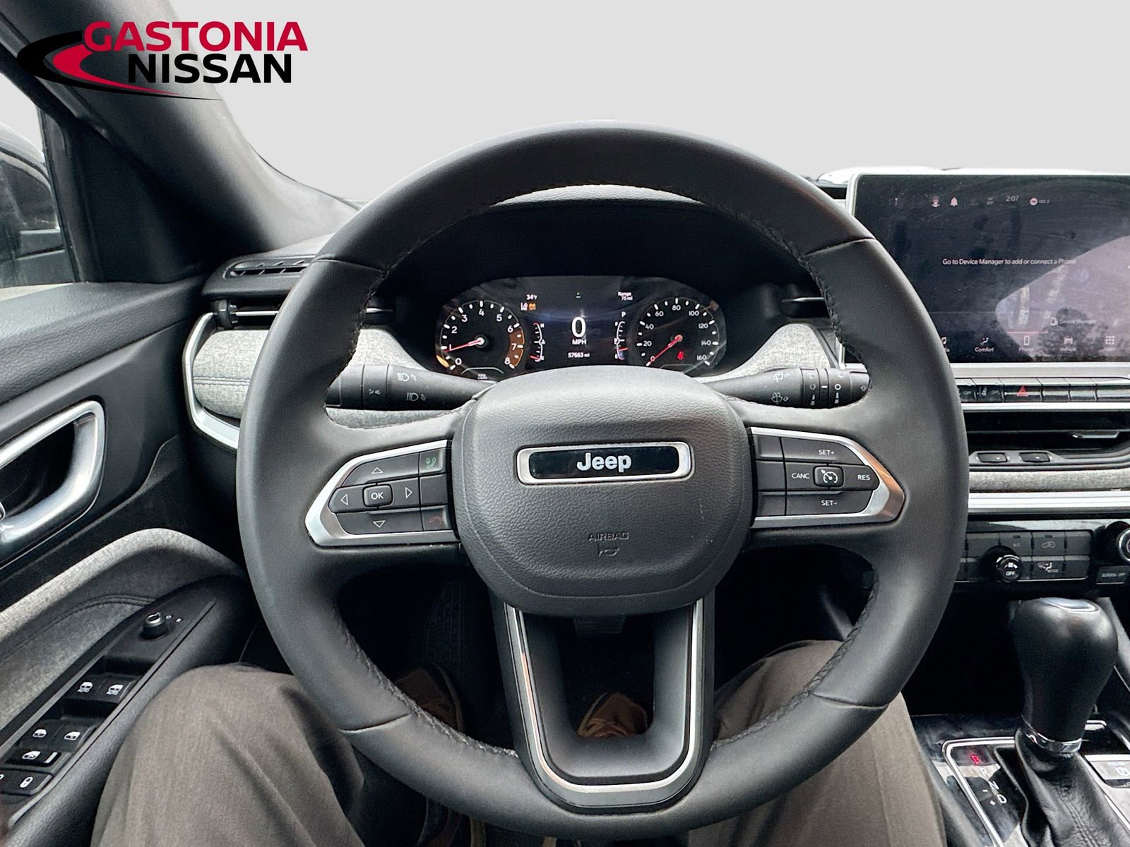 Used 2024 Jeep Compass Latitude image 14