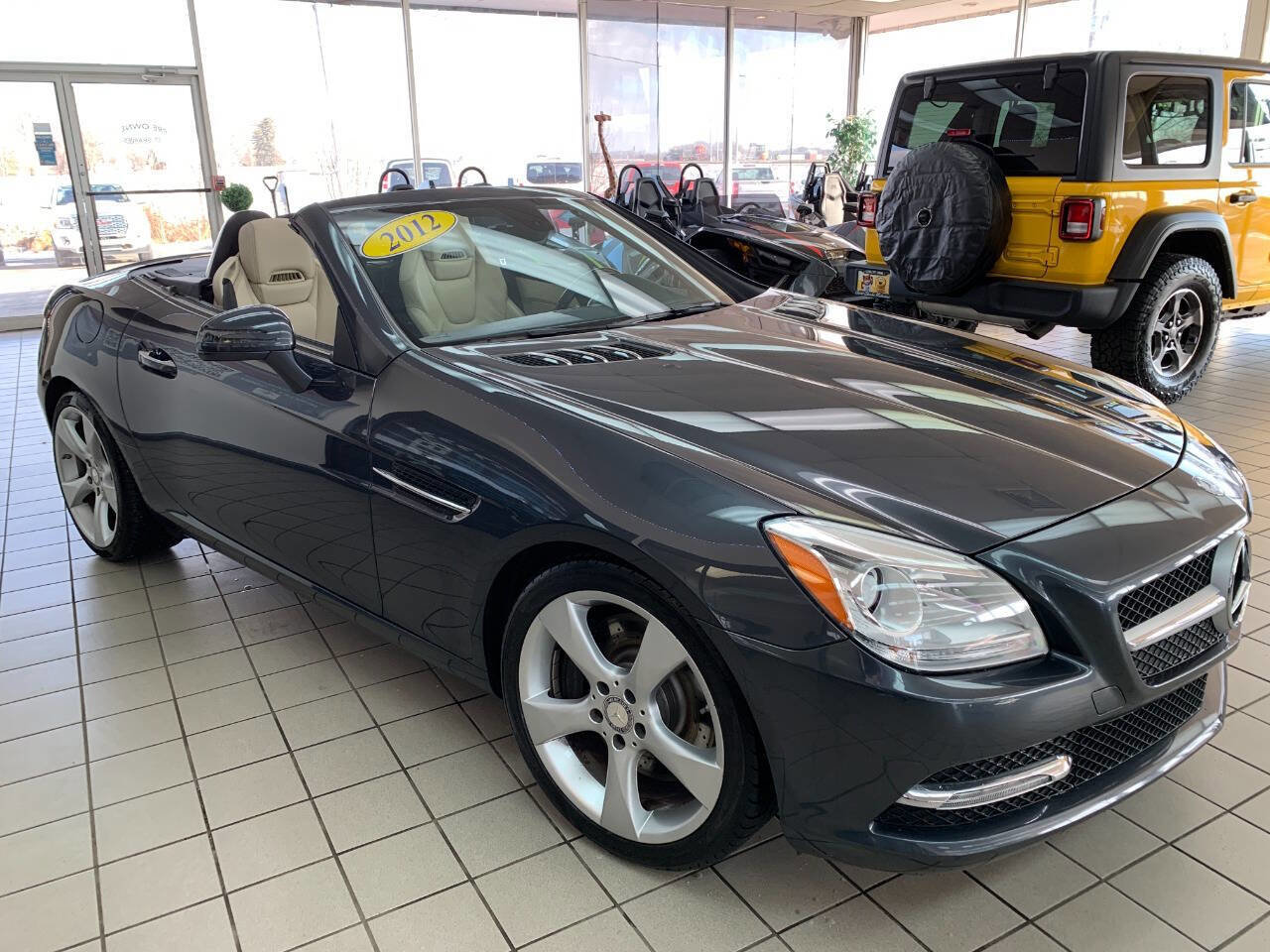 Used 2012 Mercedes-Benz SLK 350 image 5