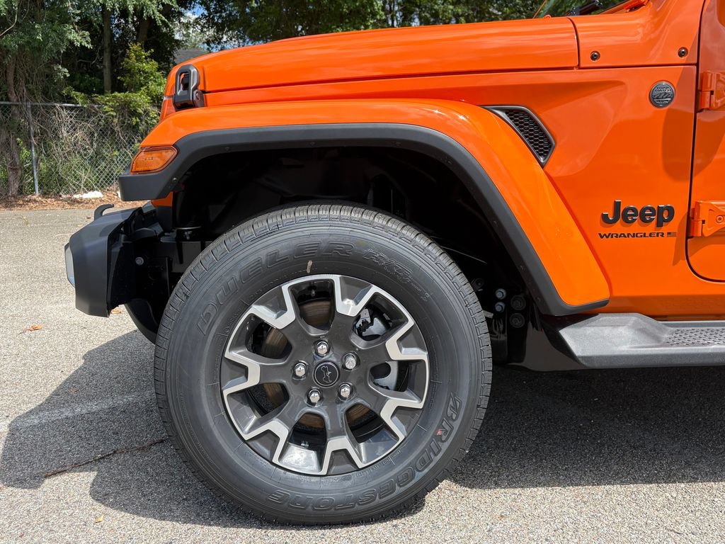 New 2026 Jeep Wrangler Unlimited Sahara w/ Whitecap Package AWD/4WD image 23