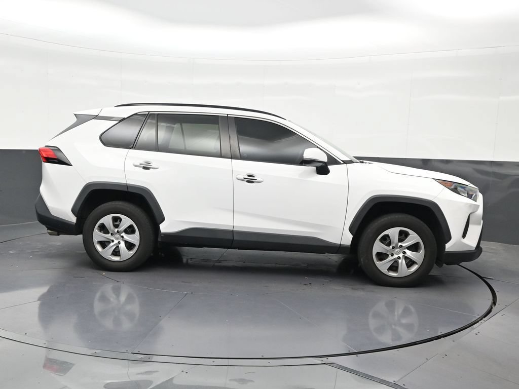 Used 2020 Toyota RAV4 LE FWD image 7