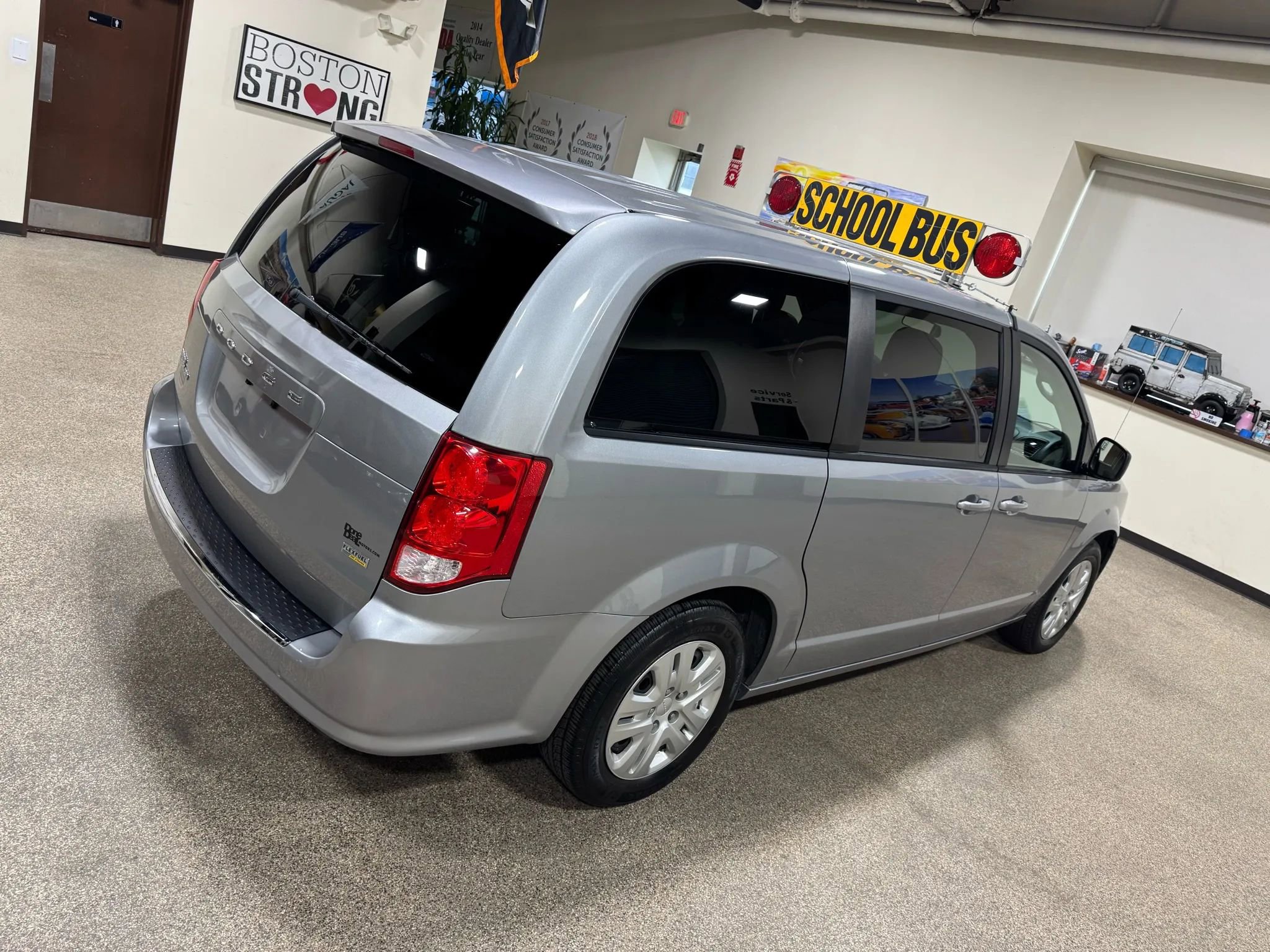 Used 2018 Dodge Grand Caravan SE image 15
