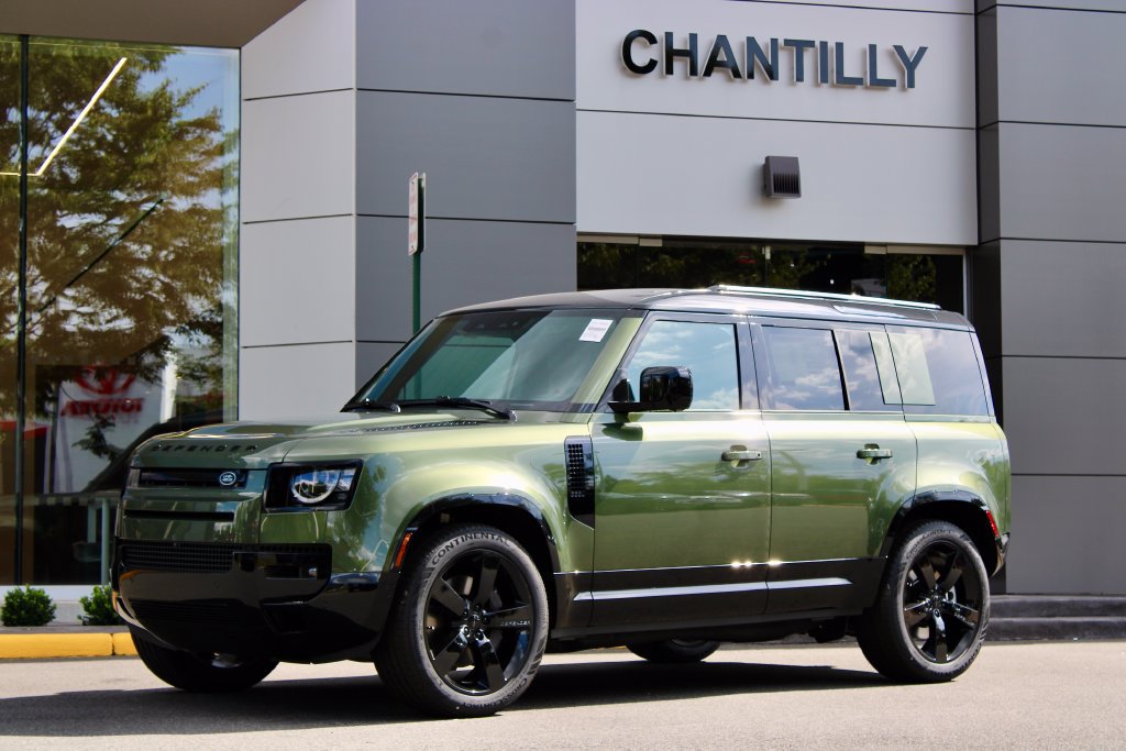 New 2026 Land Rover Defender 110 X-Dynamic SE AWD/4WD image 1