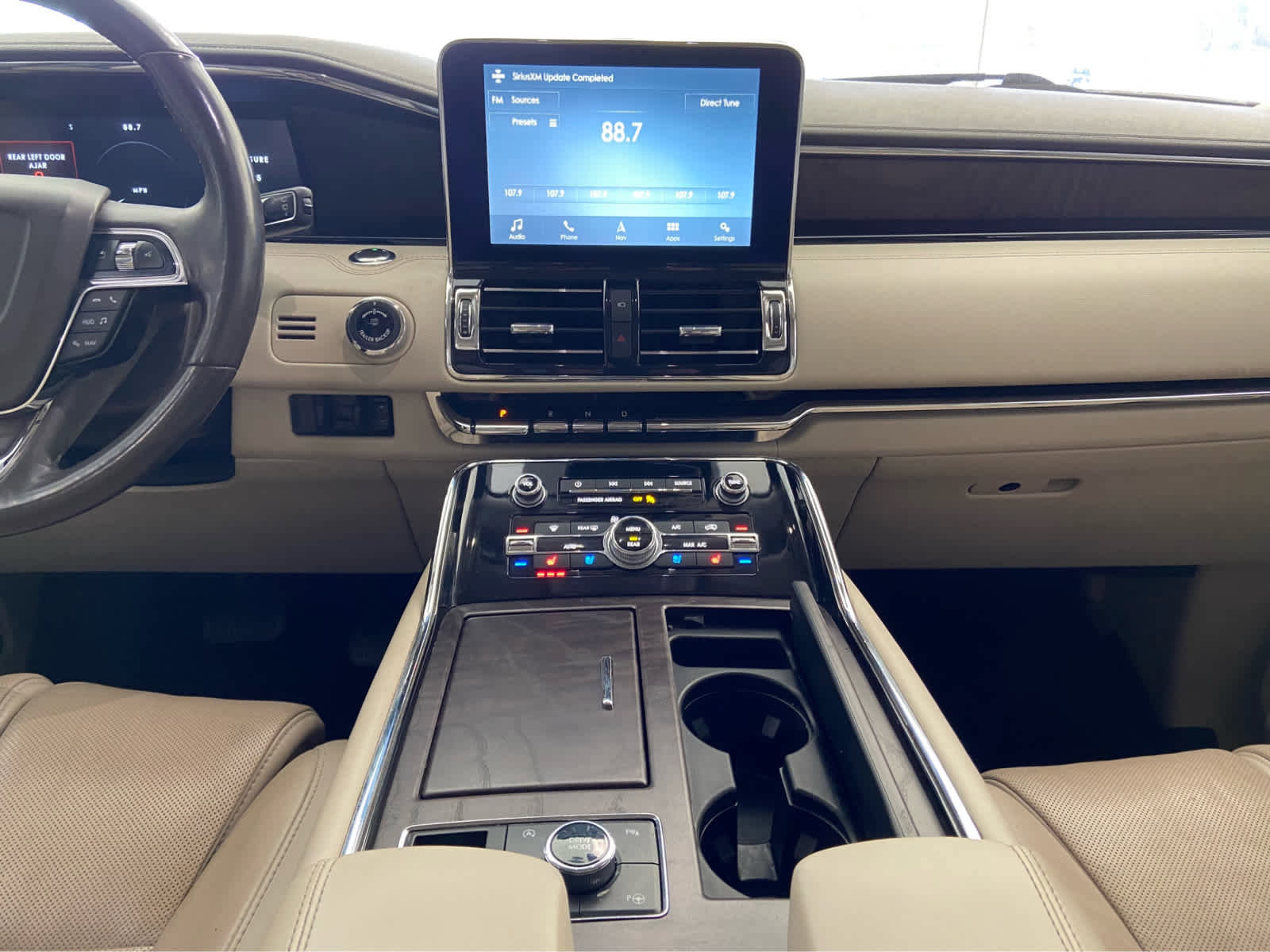 Used 2019 Lincoln Navigator Reserve image 21