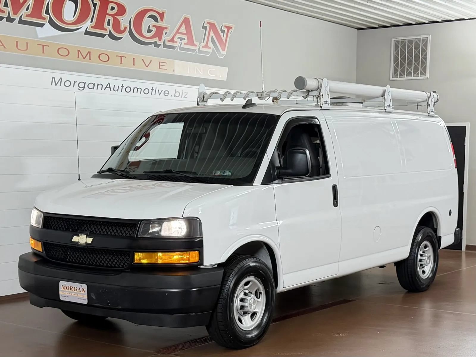 Used 2018 Chevrolet Express 2500 RWD image 7