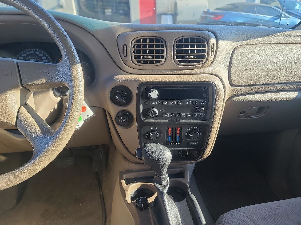 Used 2004 Chevrolet TrailBlazer 4WD w/ LS Preferred Equipment Group image 19