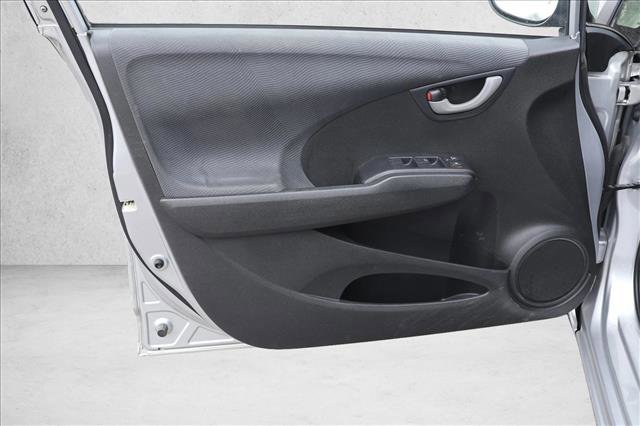 Used 2013 Honda Fit image 12