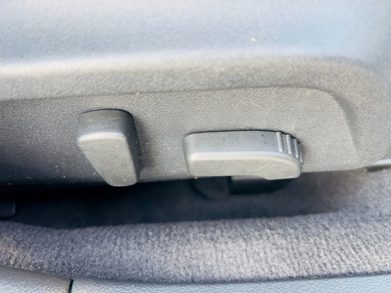 Used 2017 Subaru Outback 3.6R Limited image 16