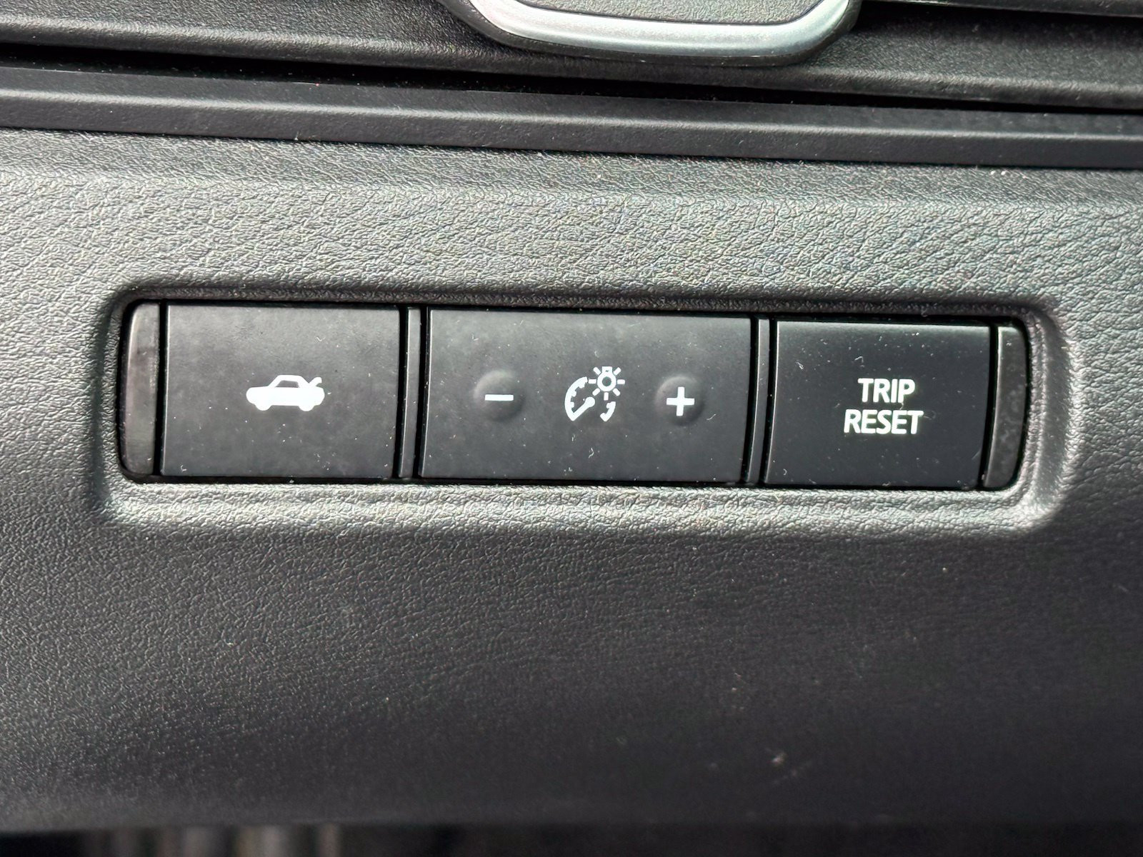 Used 2025 Nissan Altima 2.5 SV FWD image 38