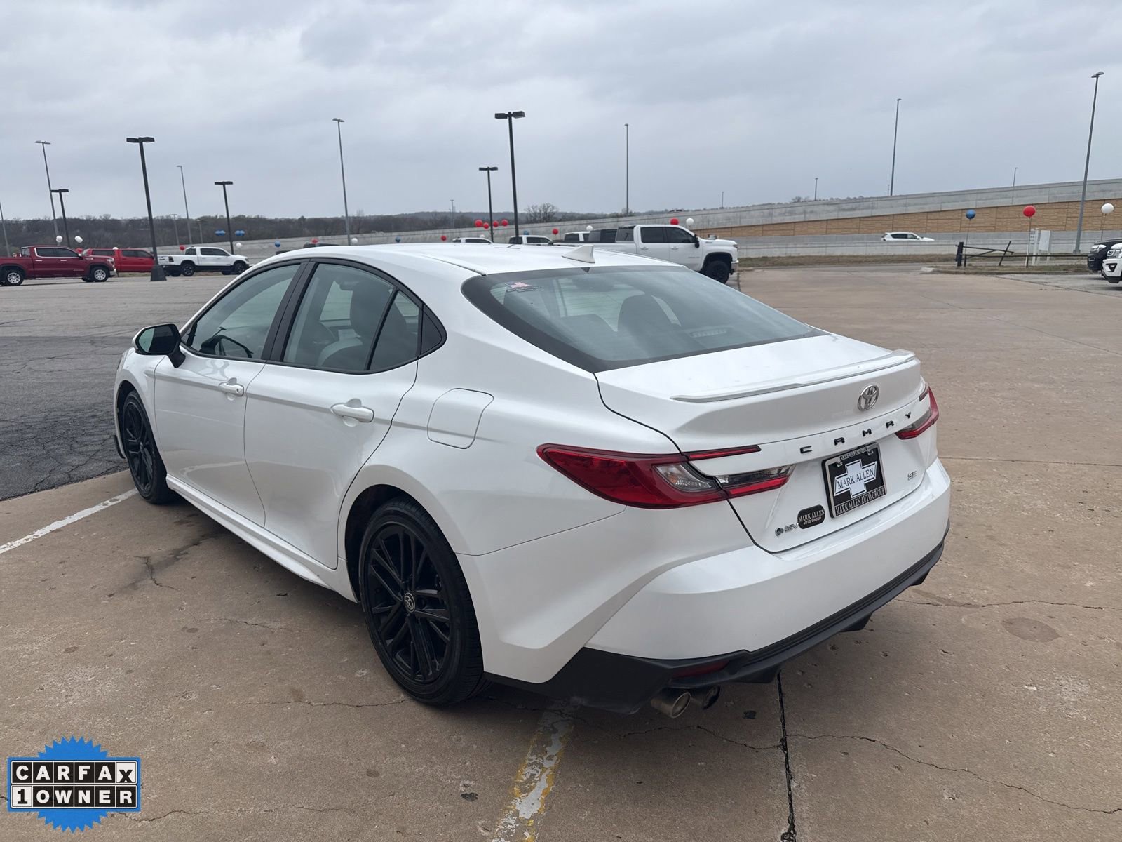 Used 2025 Toyota Camry SE image 5