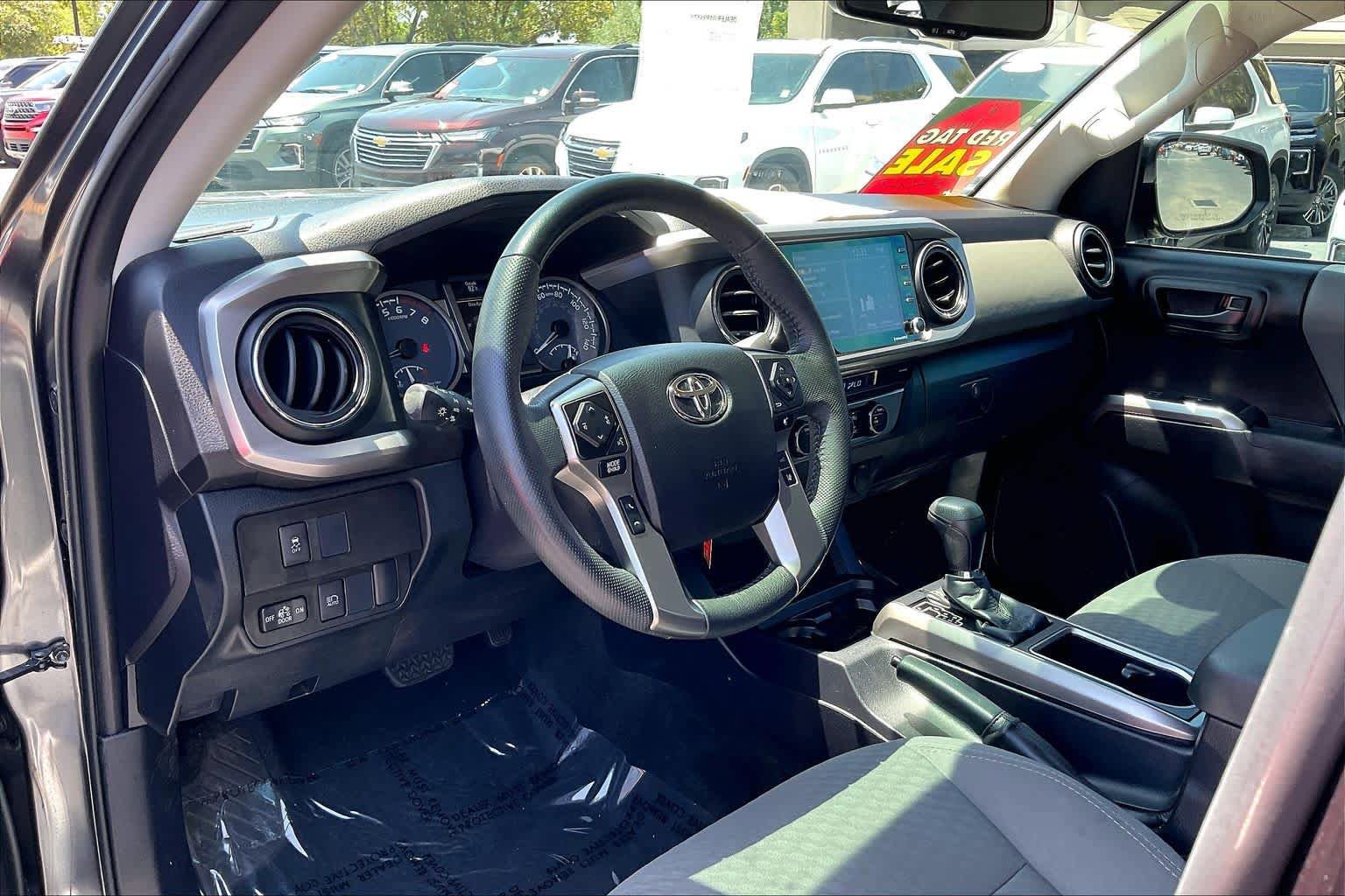 Used 2021 Toyota Tacoma SR5 RWD image 14