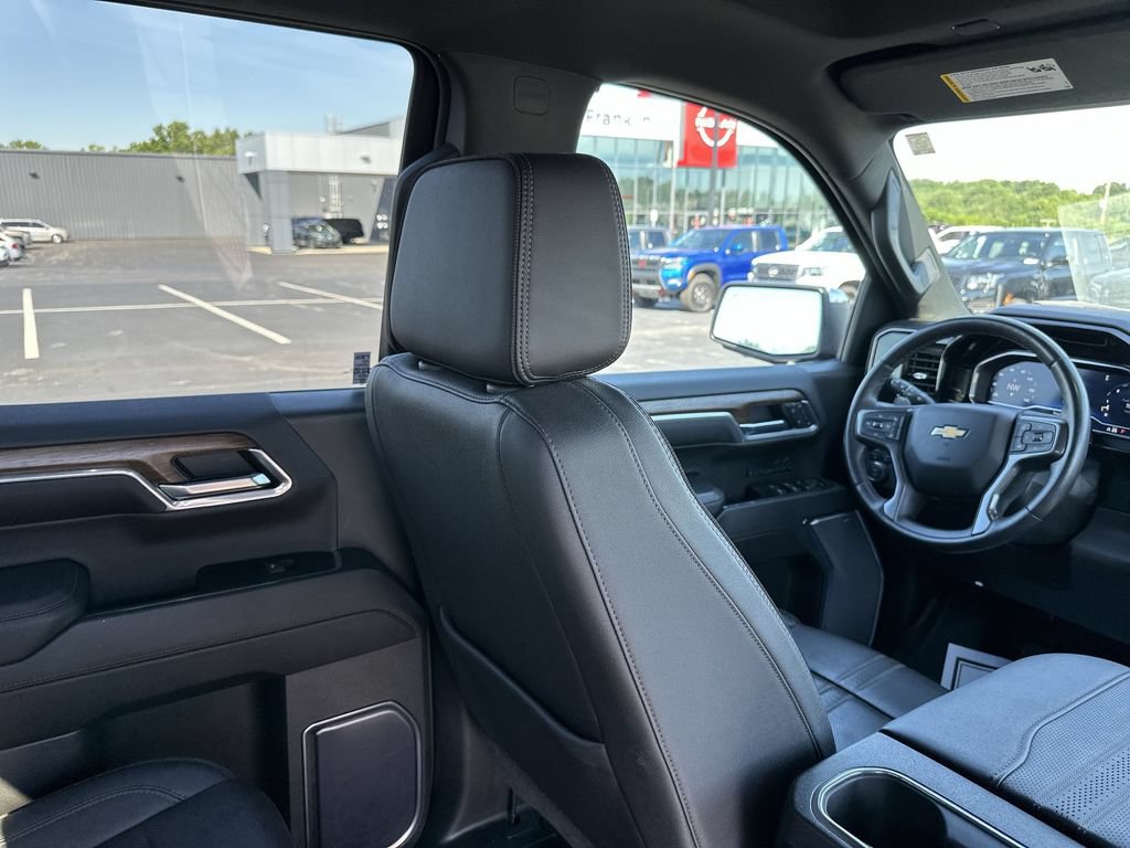 Used 2023 Chevrolet Silverado 1500 High Country AWD/4WD image 15