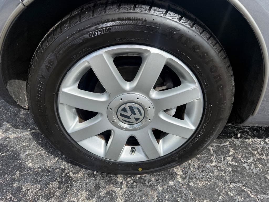 Used 2008 Volkswagen Rabbit S FWD image 6