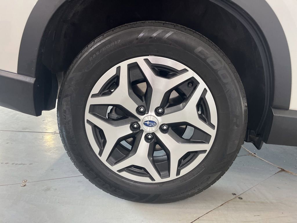 Used 2023 Subaru Forester Premium image 17