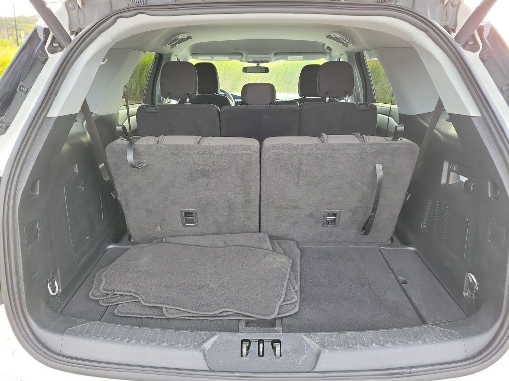 Used 2023 Ford Explorer XLT RWD image 8