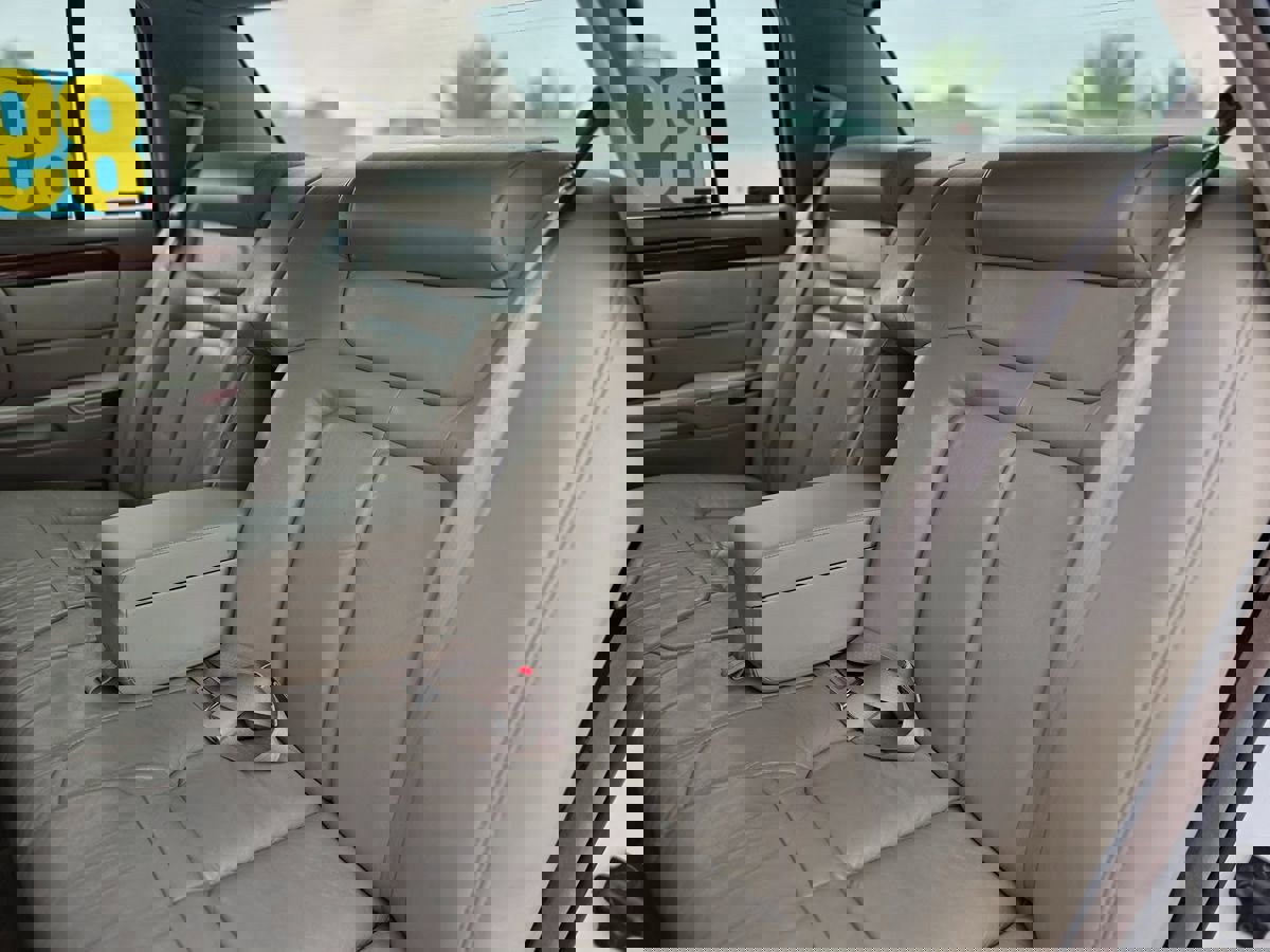 Used 1997 Cadillac De Ville D'Elegance w/ Safety/Security Pkg image 18