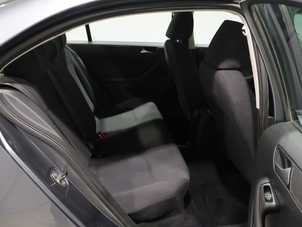 Used 2013 Volkswagen Jetta S image 19