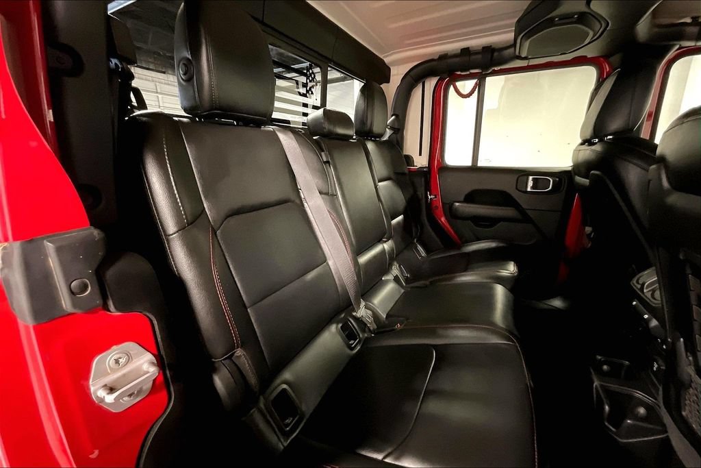 Used 2020 Jeep Gladiator Rubicon w/ Dual Top Group AWD/4WD image 33