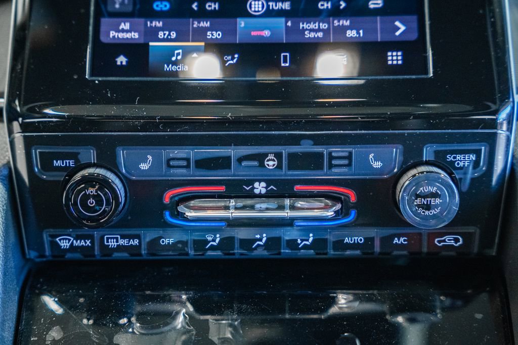 New 2025 Jeep Grand Cherokee L Altitude image 23